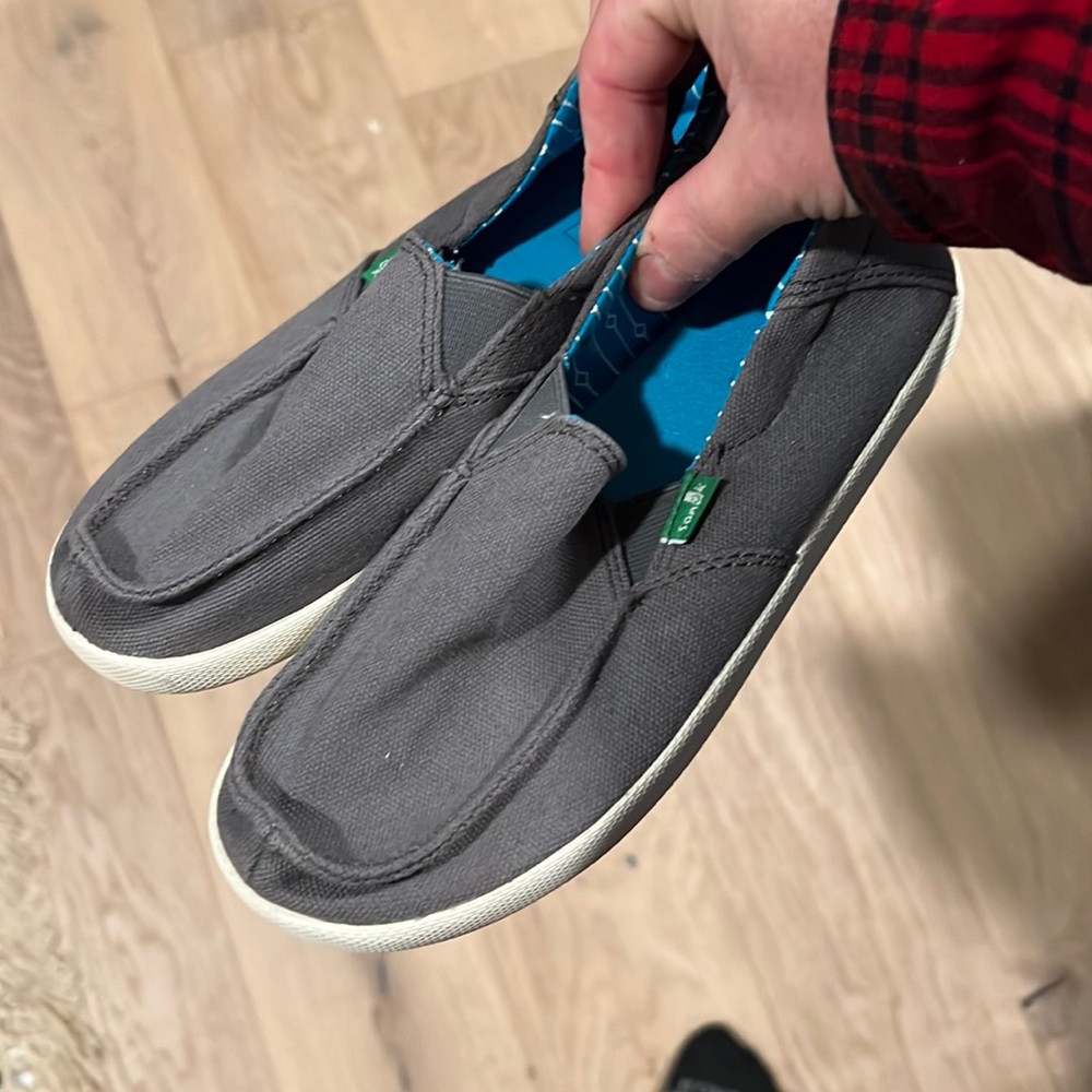 Boys Sanuk loafer, size 2, like new